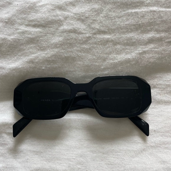 Prada 17WS black sunglasses - Picture 2 of 10